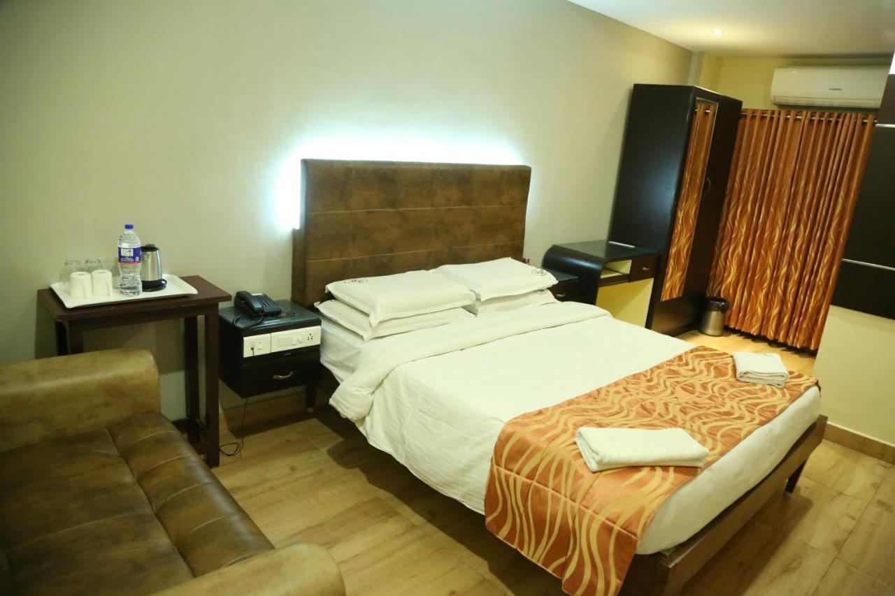 Hotel Chitra Tiruchirappalli 外观 照片